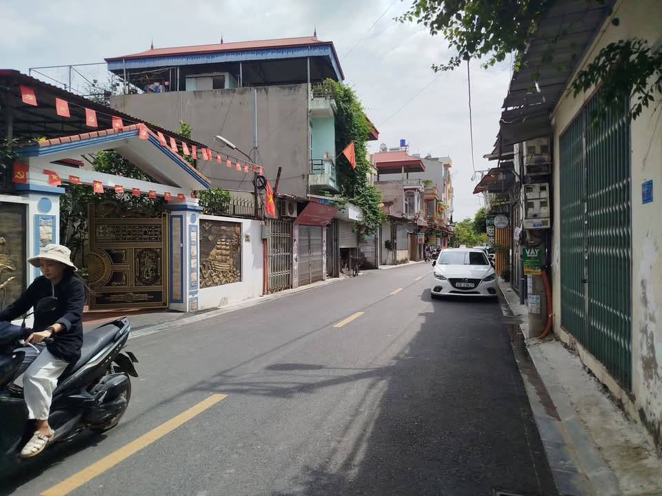 Nhà đẹp Chợ Nam Cương, Hiền Ninh, Sóc Sơn 138m² giá 2.76 tỷ - Đường rộng thoáng