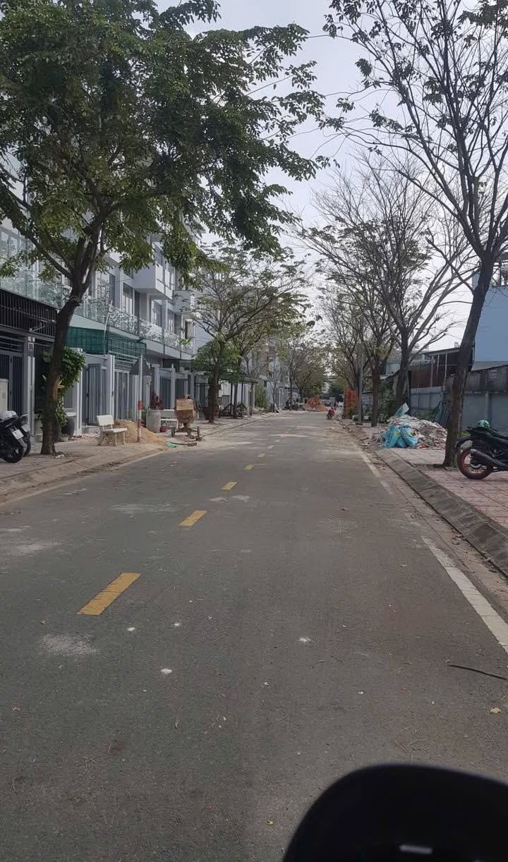 Nhà phố 4 tầng KDC Xuân Thới Đông, Hóc Môn 125m² giá 8 tỷ - An ninh 24/24!