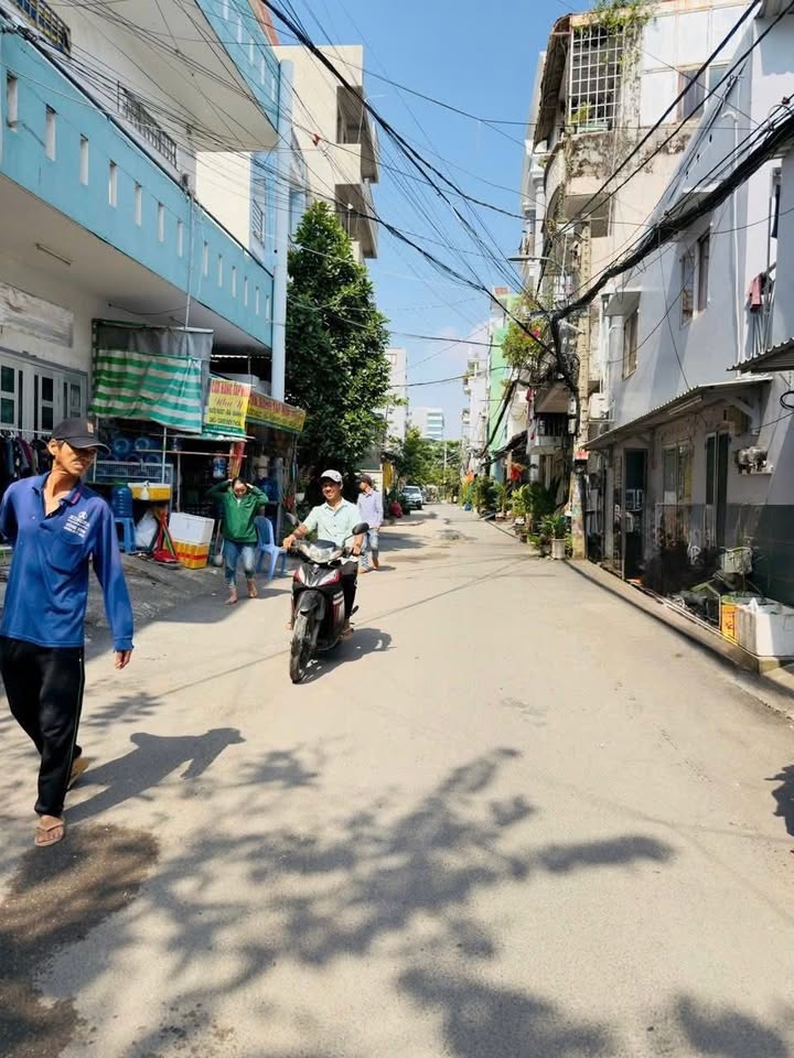 Bán gấp nhà CHDV 46 phòng tại Gò Vấp, 345m² giá 32 tỷ - Thu nhập 92 triệu/tháng!