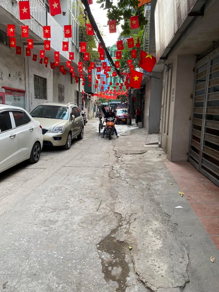 Nhà 6 tầng Tân Mai Hoàng Mai 71m² giá thỏa thuận - Thiết kế hiện đại, thang máy sang trọng!