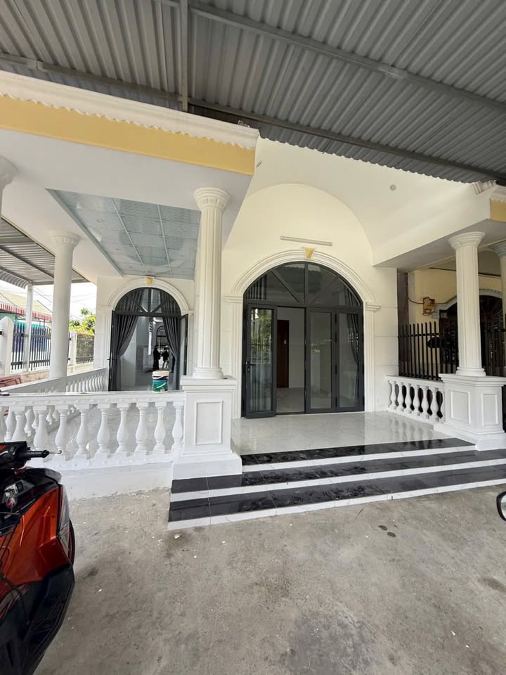 Nhà phố Chánh Mỹ Thủ Dầu Một 175m² giá 3,3 tỷ - Sổ hồng chính chủ!