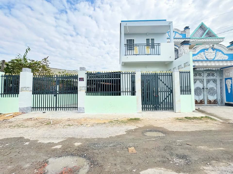 Nhà riêng Thị trấn Đức Hòa 80m² giá chỉ 1.55 tỷ - Dọn vào ở ngay!