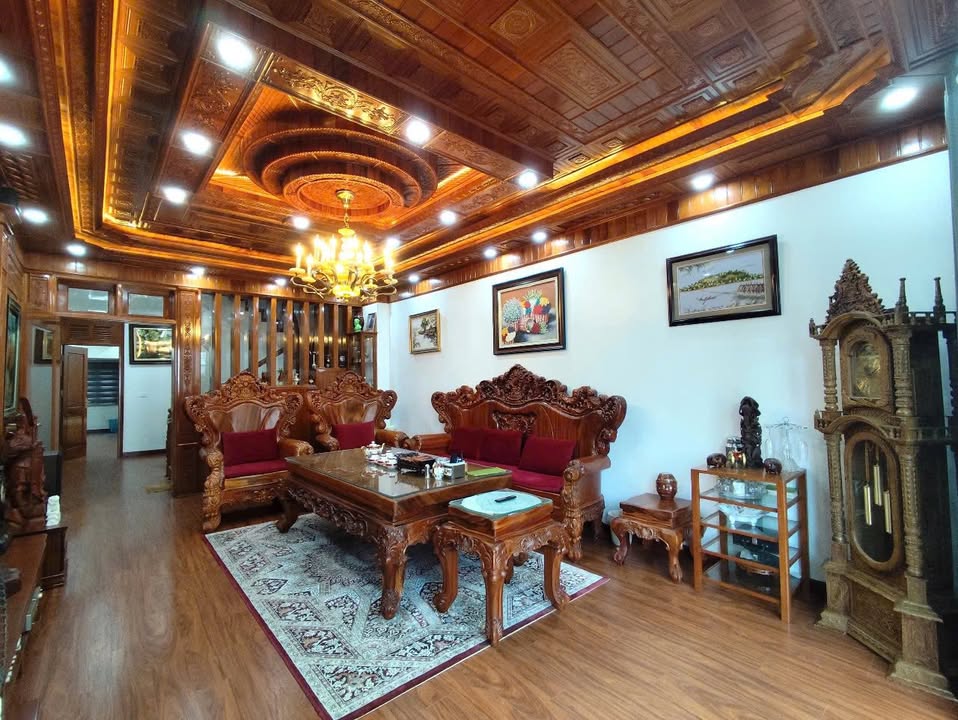 Nhà mặt đường Hoàng Ngọc Phách, Hải Phòng 105m² giá 15 tỷ - Vị trí đắc địa, thang máy