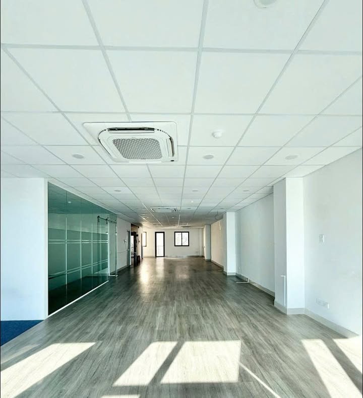 Văn phòng cho thuê Khuất Duy Tiến 50-120m² giá 14 triệu - Không gian làm việc lý tưởng!