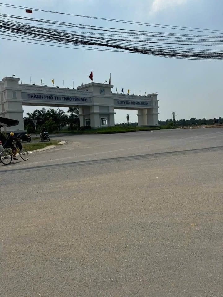 Nhà 1 trệt 1 lầu và dãy trọ 10 phòng, xã Đức Hòa Hạ, giá 5 tỷ - Đầu tư sinh lời ngay!