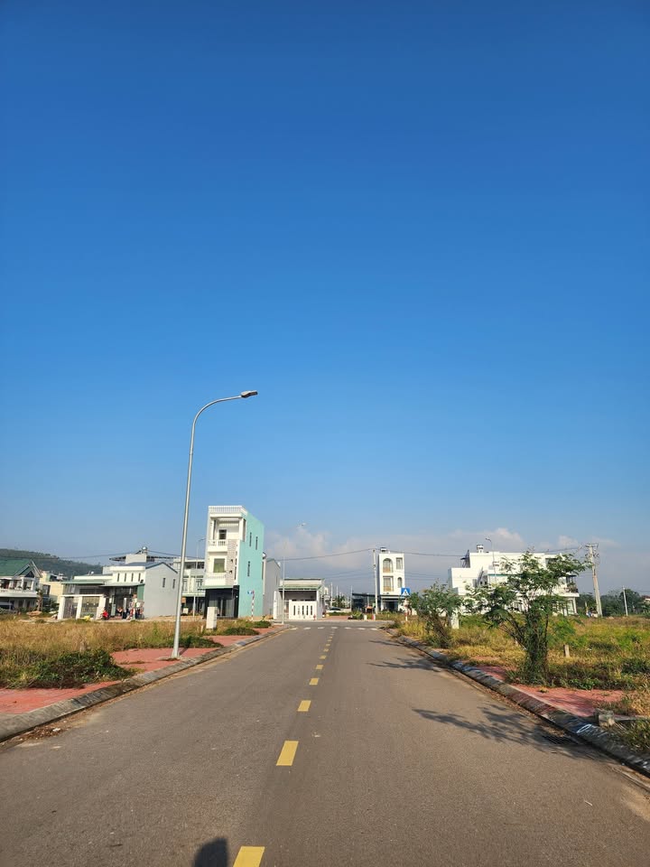Đất mặt tiền đường Trần Nhân Tông, Quy Nhơn 76m² giá 2.45 tỷ - Sổ hồng chính chủ