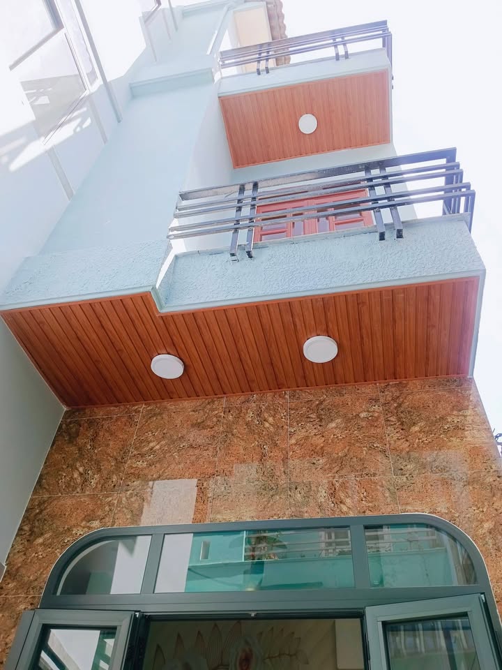 Townhouse mặt tiền ô tô Đường Nguyễn Thái Học 40m² giá 3.17 tỷ - Thiết kế 3 mê hiện đại!
