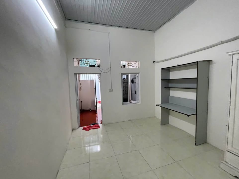 Nhà cấp 4 Phường Dân Chủ, Hòa Bình 56m² giá 1.2 tỷ - Sẵn sàng vào ở ngay!