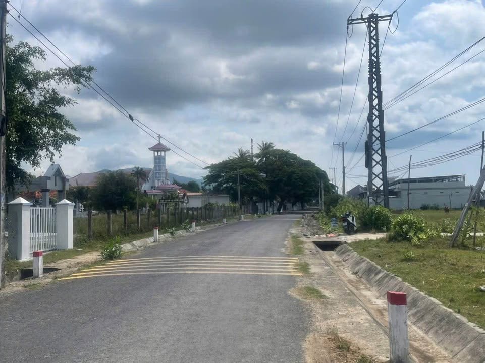 Đất tái định cư mặt tiền Nguyễn Huệ, Vạn Ninh, 100m², giá 1 tỷ - Cơ hội đầu tư sinh lời!