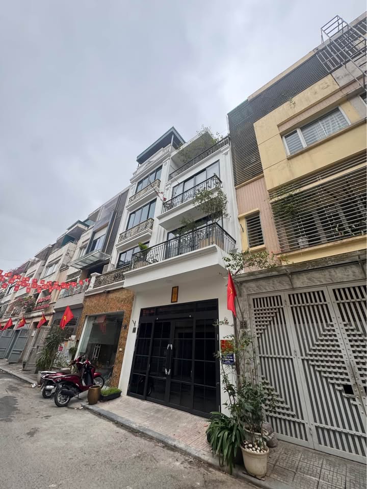 Nhà liền kề Văn Phú Hà Đông 76m² giá 21 tỷ - Bán gấp trước Tết!