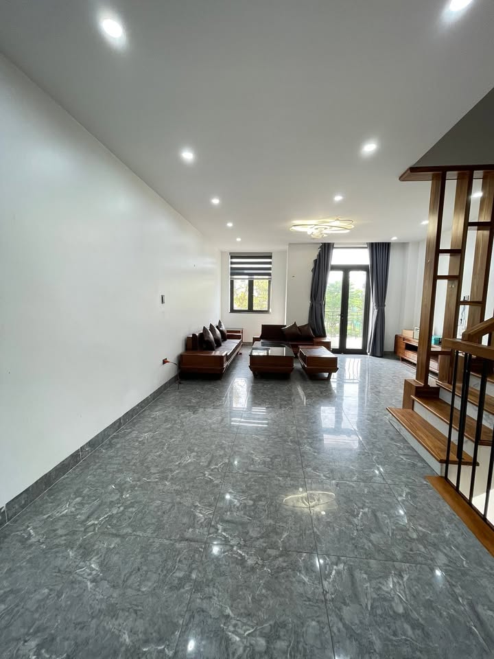 Căn hộ Vincom Phường 2, 4PN cho thuê - Full nội thất, tiện nghi!