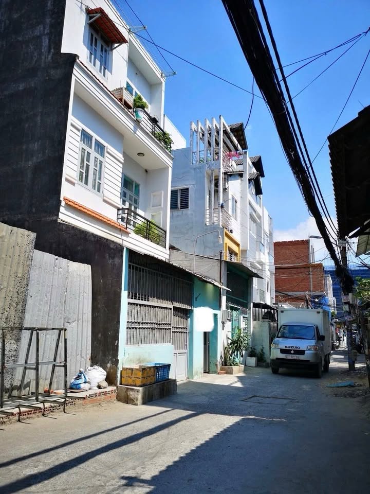 Nhà mặt tiền hẻm xe tải Phạm Hữu Lầu, Quận 7, 150m² giá 12 tỷ - Kinh doanh phòng cho thuê sinh lời!