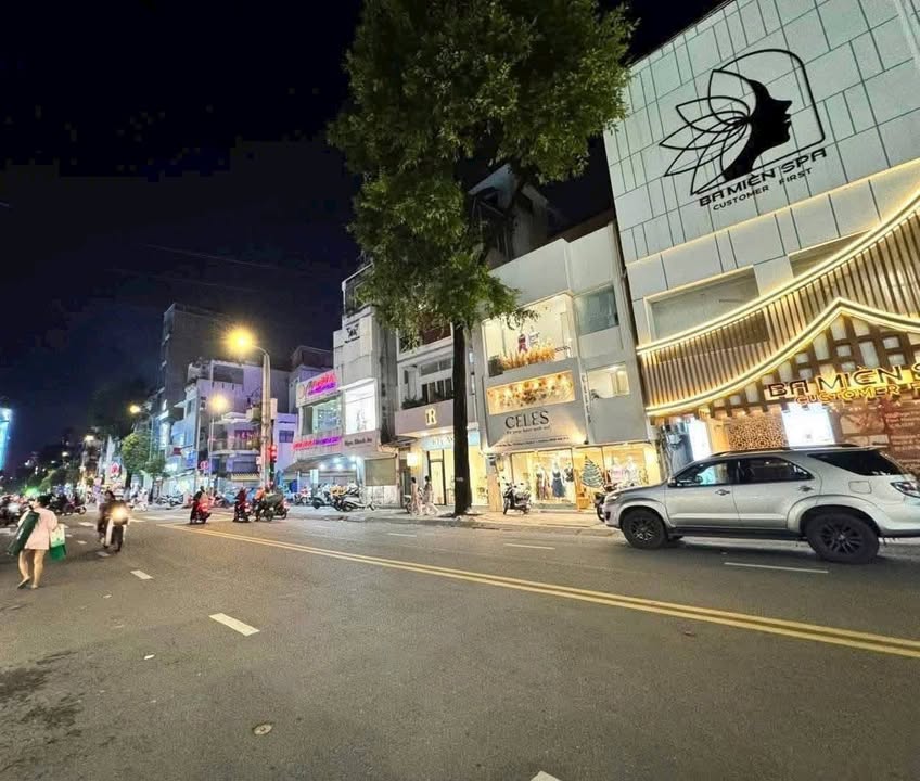 FrontHouse mặt tiền Võ Văn Tần, Quận 3, 106.5m² giá 90 tỷ - Hàng hiếm tại trục thương mại!