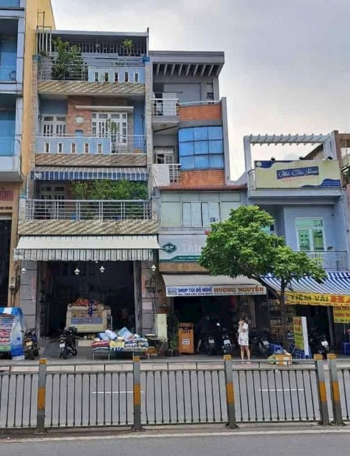 Bán nhà mặt tiền Lũy Bán Bích, Tân Phú - Diện tích 176m² - Giá chỉ 21 tỷ!