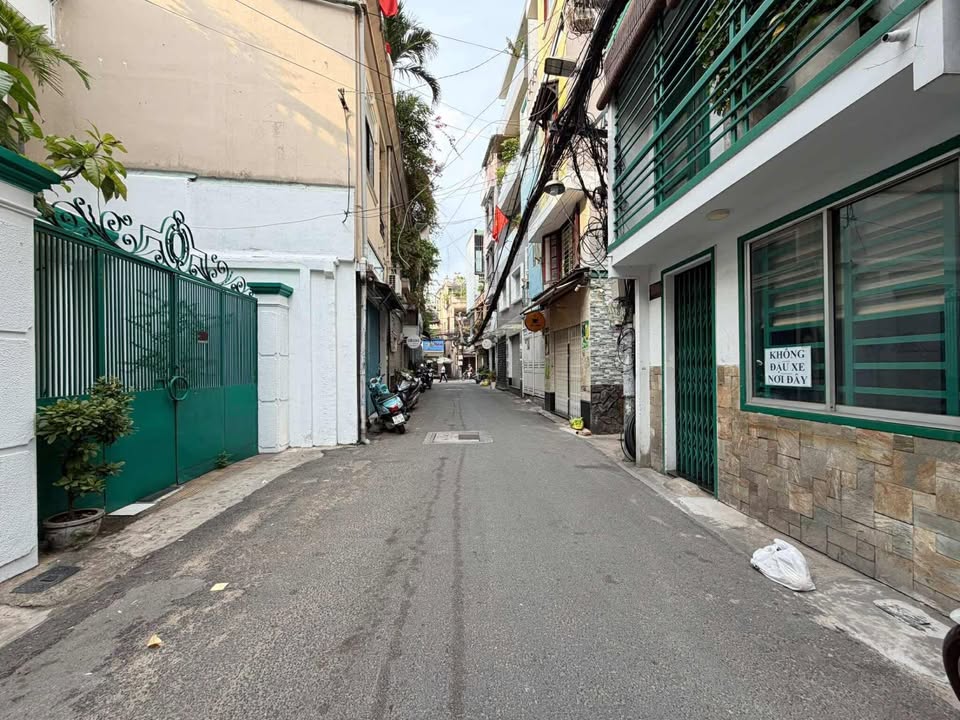 Nhà mặt tiền hẻm Phan Xích Long, Phú Nhuận 52m² giá 9.75 tỷ - Sổ đẹp, ô tô tránh!