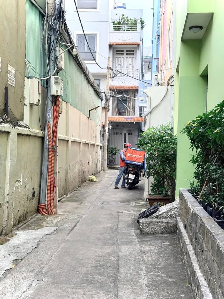 Nhà Phú Nhuận 44m² giá 6.6 tỷ - Hẻm Ba Gác sạch đẹp, tiện xây mới!