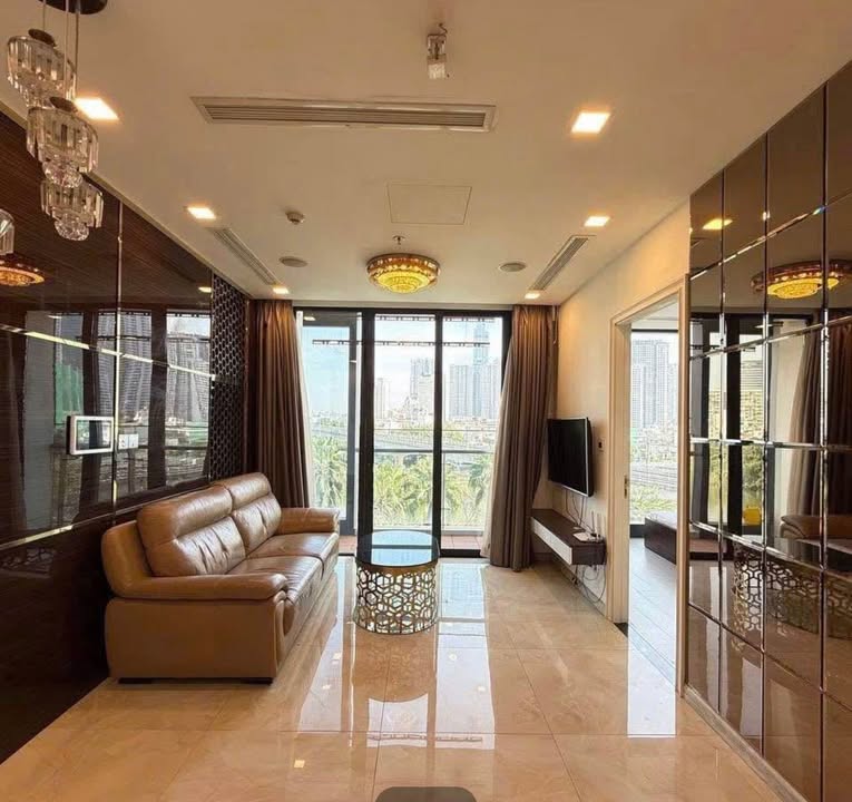 Căn hộ Vinhomes Golden River Quận 1 69m² giá chỉ 12.5 tỷ - View Landmark tuyệt đẹp!