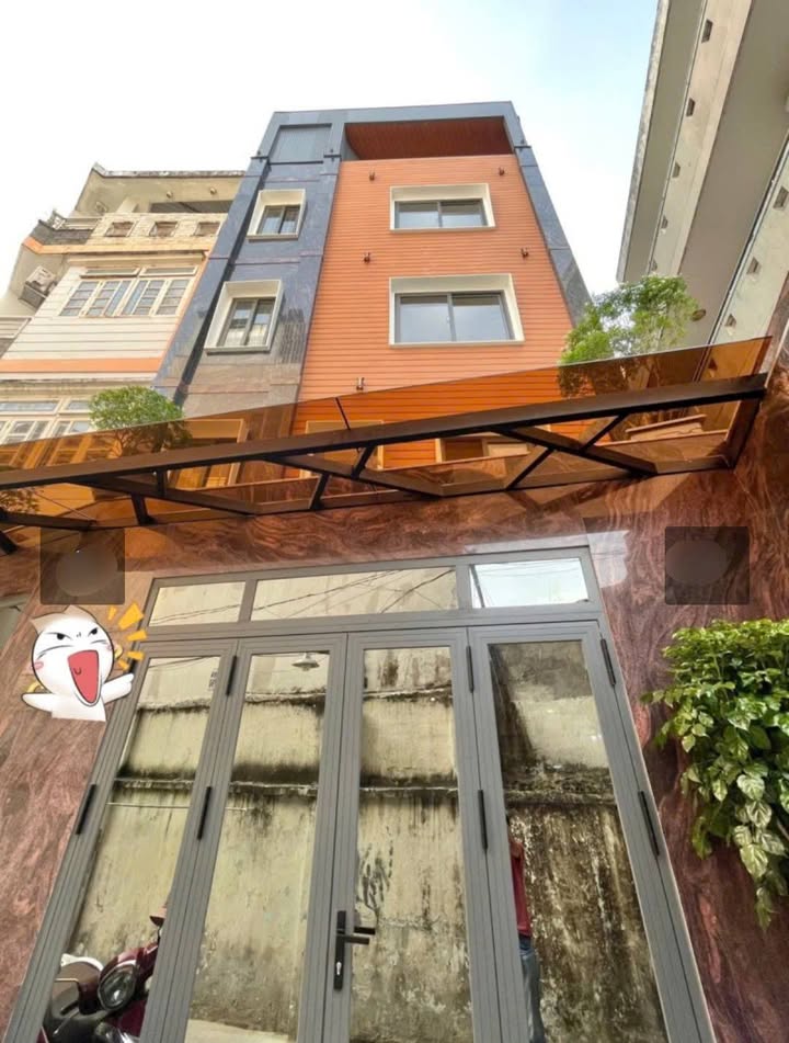 Nhà 5 tầng hẻm 3 gác Cách Mạng Tháng 8, Quận 3 - Giá 9.6 tỷ - Sẵn sàng vào ở!