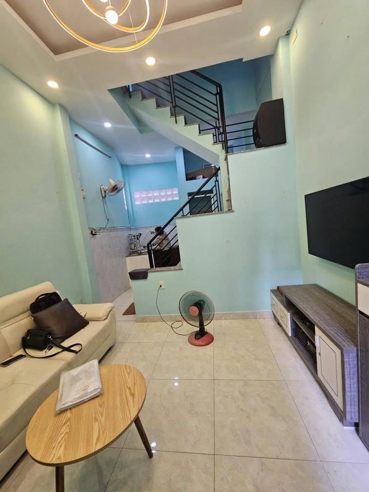 Nhà riêng tại Quận 5, 37m² giá 4.45 tỷ - Hẻm đẹp, cách mặt tiền chỉ 8 bước!