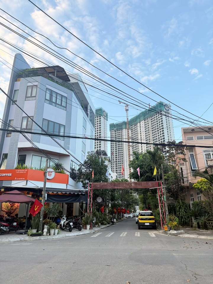 Lô góc FrontHouse Nguyễn Sơn, Hải Châu 150m² giá chỉ 1X tỷ - Cơ hội đầu tư hiếm có!