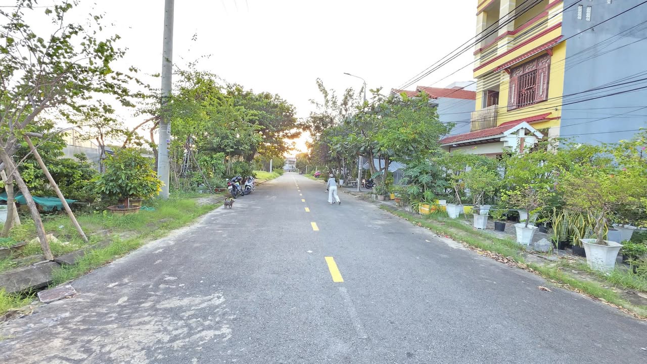 Đất đường Hoàng Trọng Mậu, Khuê Mỹ, Đà Nẵng 90m² giá 8.2 tỷ - Vị trí đẹp, sẵn sổ đỏ!