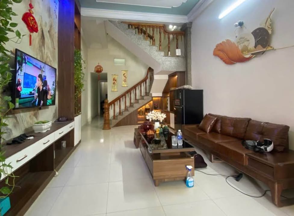 Nhà riêng Phường Quảng Thịnh 92m² giá 2 tỷ - Sẵn sàng vào ở ngay!