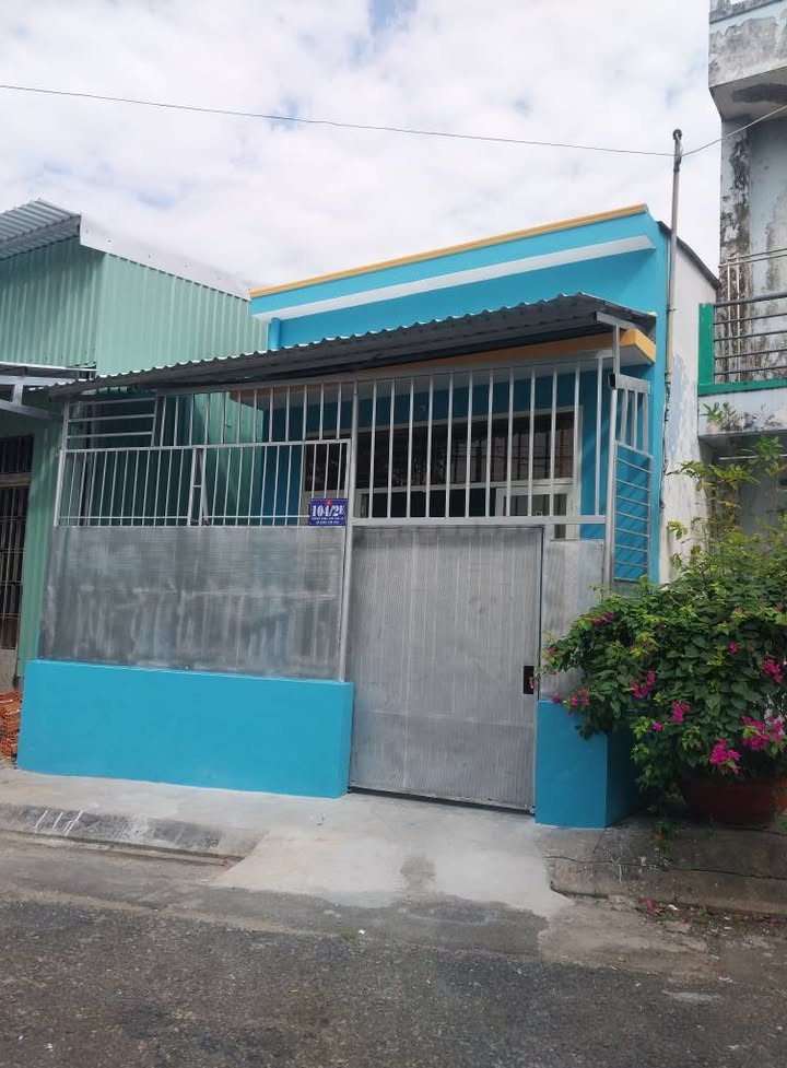 Nhà riêng 3 phòng ngủ tại Xuân Thới Sơn, 72m² giá chỉ 1.85 tỷ - Sổ riêng chính chủ!