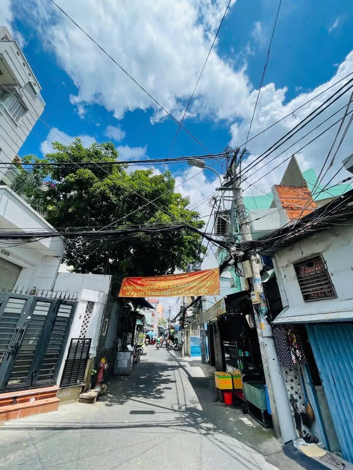 Nhà hẻm xe hơi Đoàn Văn Bơ 86m² giá 6.9 tỷ - Tiềm năng kinh doanh đa ngành