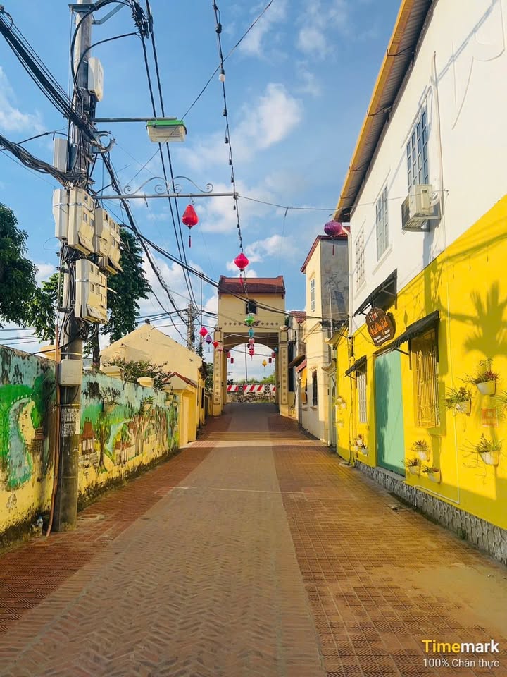 Đất nền Đông Ngạc, 60m² giá 11 tỷ - Sổ đỏ chính chủ, vị trí đẹp!