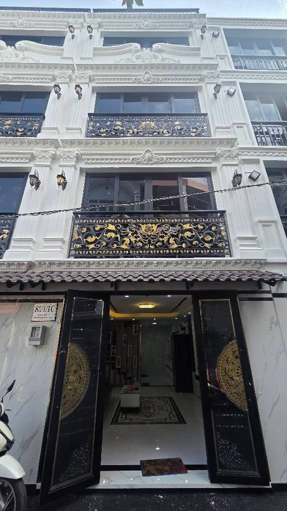 Nhà phố Gò Vấp 40m² giá 9.5 tỷ - Full nội thất cao cấp, vào ở ngay!