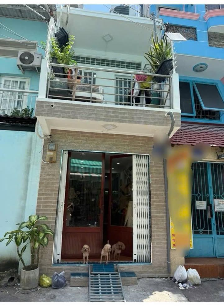 FrontHouse Âu Cơ, Quận 11, 32m² giá 5.4 tỷ - Gần trường học và UBND