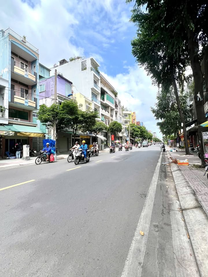 Nhà mặt tiền Hàn Hải Nguyên, Quận 11, 37m² giá 12 tỷ - Kinh doanh đa ngành