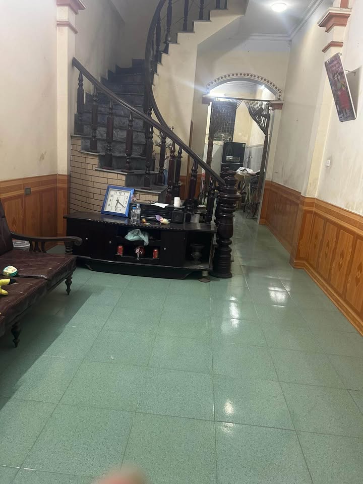 Nhà 3 tầng tại Điện Biên Phủ, Hải Phòng 44m² giá chỉ 2 tỷ - Chính chủ bán gấp!