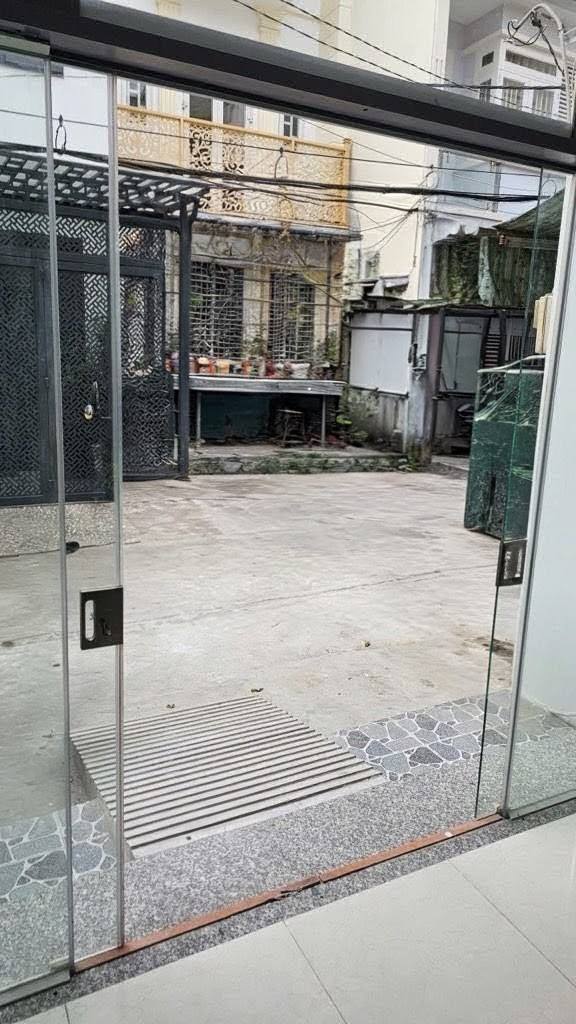 Nhà phố Bình Tân 40m² giá 5 tỷ - Hoàn công đầy đủ, 3PN, 4WC