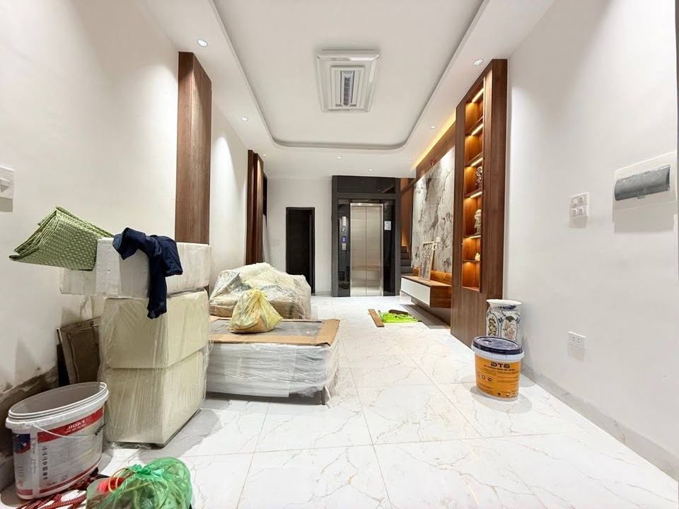 Nhà phố Ô Đồng Lầm 35m² giá 9 tỷ - Thiết kế hiện đại, thang máy