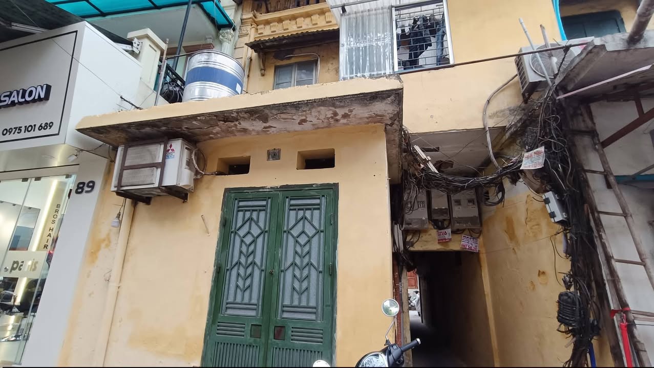 Nhà tập thể gác xép Ngọc Lâm 15m² giá 1,8 tỷ - Sổ đỏ chính chủ!