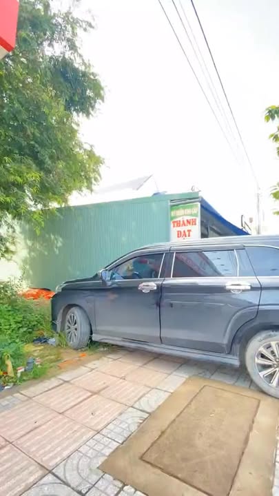 Đất nền lô góc 2 mặt tiền DT746, Bình Dương 405m² giá 17 tỷ - Nhà mới xây, thu nhập ổn định!