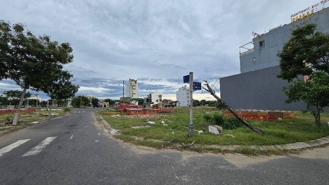 Đất góc 2 mặt tiền Phan Đình Thông - Lý Văn Phức 213m² giá 17.5 tỷ - Cơ hội đầu tư tuyệt vời!