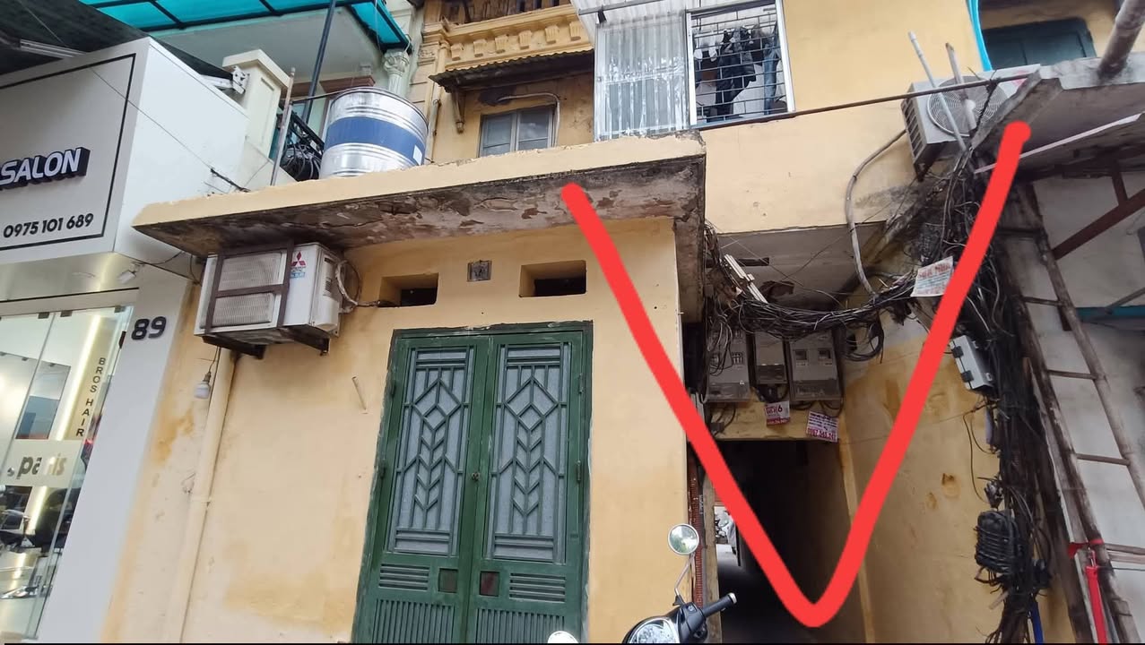 Nhà tập thể gác xép phố Ngọc Lâm 15m² giá 1.8 tỷ - Đừng bỏ lỡ cơ hội này!