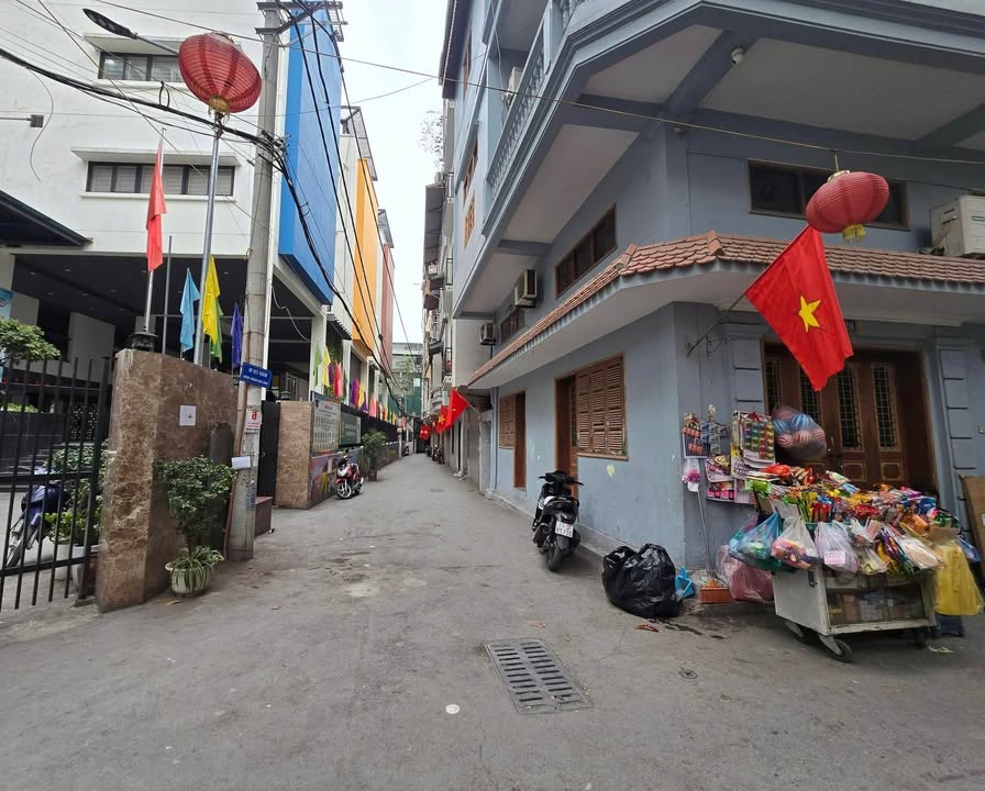 Nhà phố lô góc Khâm Thiên Đống Đa 60m² giá 20.5 tỷ - Kinh doanh sầm uất!