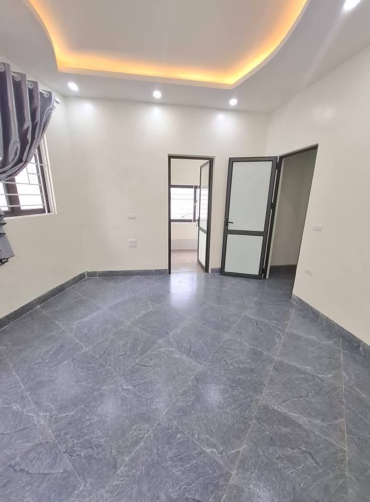 Nhà phố Lĩnh Nam, 32m², 6 tỷ - Sổ đỏ riêng, vào ở ngay!