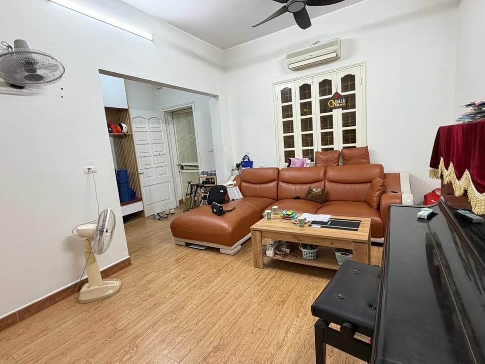 Căn hộ Tập thể Thanh Nhàn 80m² giá thỏa thuận - Gần phố, sổ đỏ chính chủ!