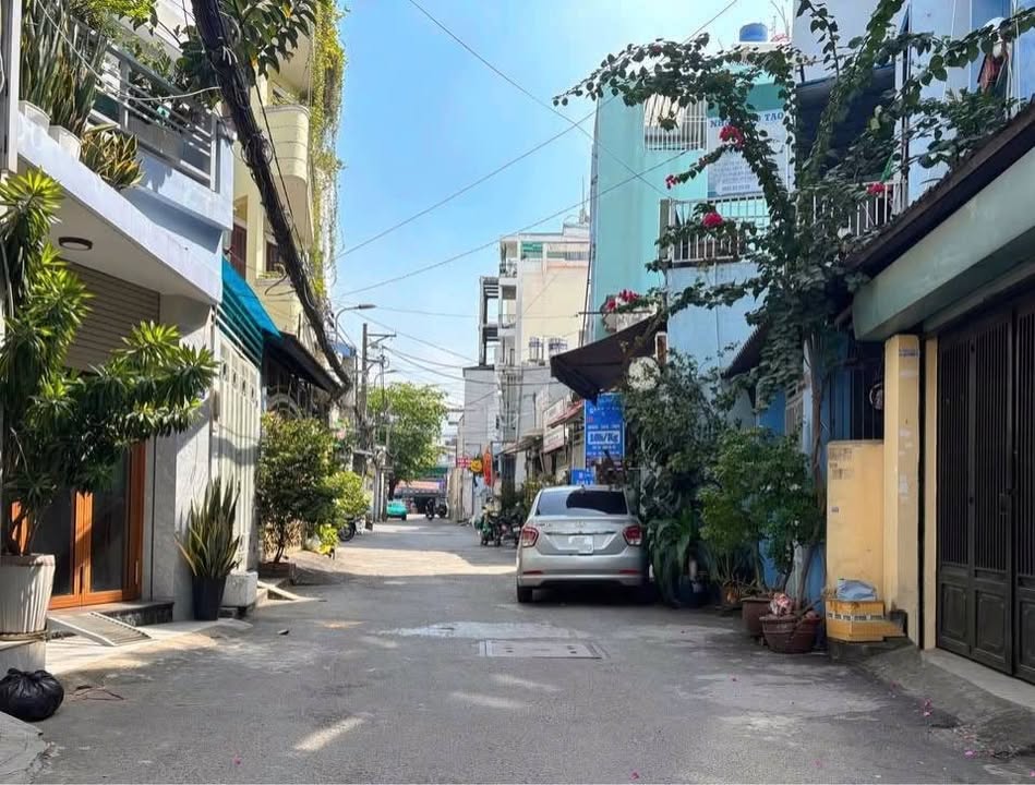 Nhà 4 tầng hẻm xe tải Gò Dầu 50.5m² giá 6 tỷ - Vị trí đắc địa gần Aeon Tân Phú!