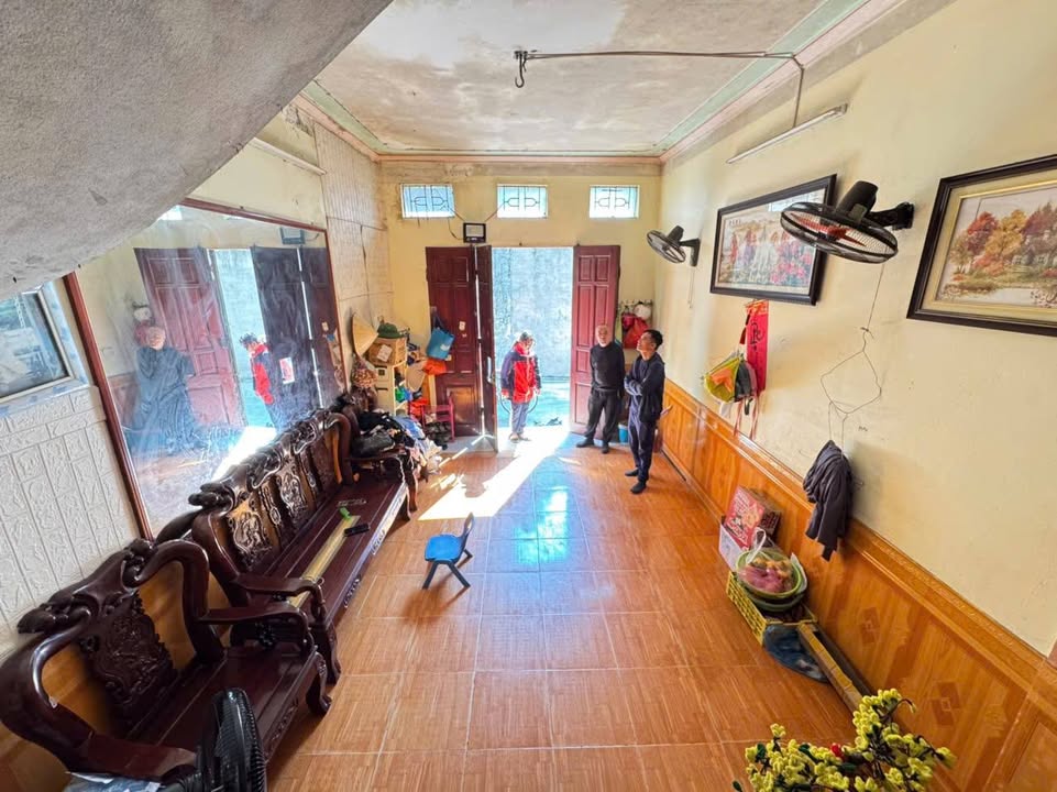 Nhà 3 tầng Mê Linh 38m² giá 2 tỷ - Đường ô tô vào tận nhà!