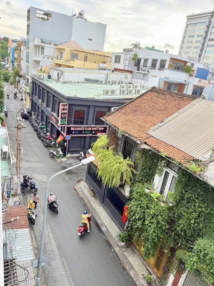 Bán gấp FrontHouse Đa Kao Quận 1, 70m² giá 33.5 tỷ - Kinh doanh đỉnh cao!