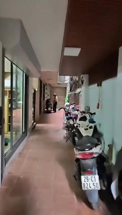 Nhà cho thuê Tống Duy Tân, Hoàn Kiếm 20m² giá 8.5 triệu - Phố ẩm thực sôi động!