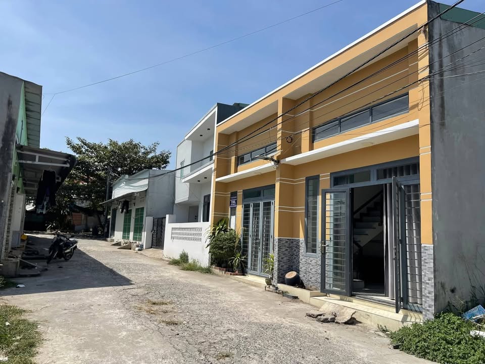 Nhà đẹp tại Hẻm Văn Phương, Thạnh Phú, 165m² chỉ 2.2 tỷ - Cơ hội đầu tư tuyệt vời!