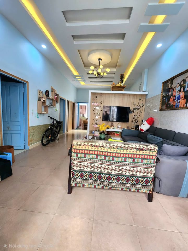 Nhà phố Đà Lạt 87m² giá 6 tỷ - Sổ hồng chính chủ, thương lượng ngay!