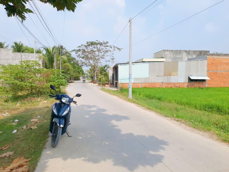 FrontHouse Gara Bình Phát, Bến Lức, 330m² giá 2.8 tỷ - Vị trí đắc địa, cơ hội đầu tư tốt!