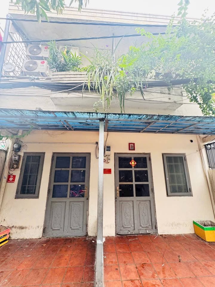 Nhà bán Quận 4 - Diện tích 50m² - Giá chỉ 6.8 tỷ - Xe hơi vào tận cửa!